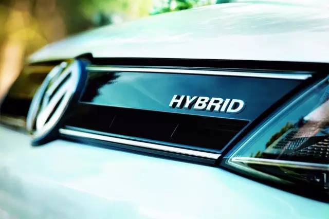 2024澳门正版资料免费,综合解答解释落实_Hybrid68.830